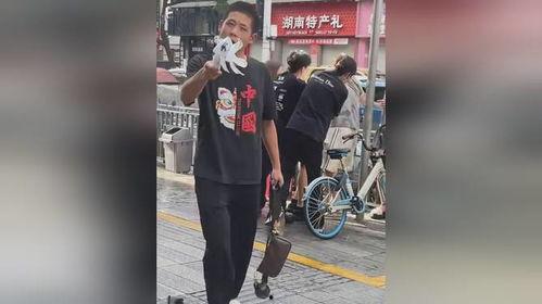 路边吃瓜小伙视频大全,路边吃瓜小伙视频大全集锦